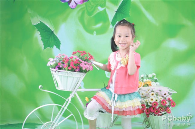 女兒的照片書已經(jīng)好幾本了，暫時(shí)不做這類產(chǎn)品，不過臺(tái)歷和賀卡是要嘗試的